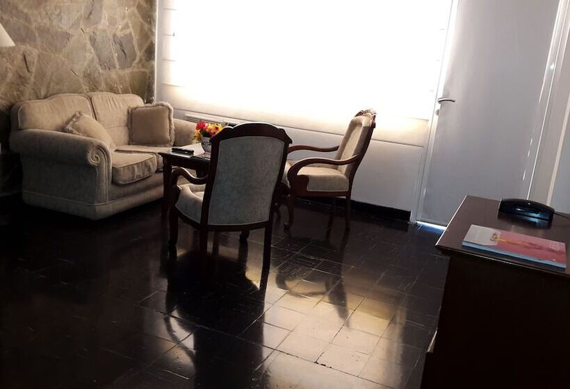 هتل Vallclaire Suites