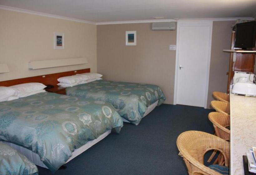 Opal Motel