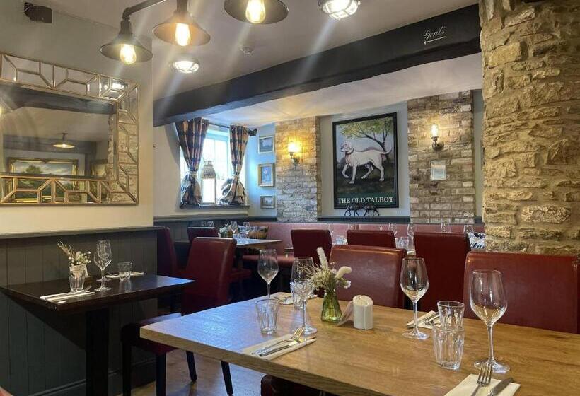 مبيت وإفطار The Old Talbot Hotel Milton Keynes