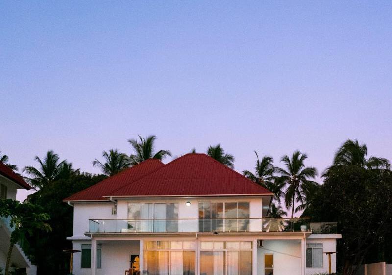 בית מלון כפרי Calamari Beach Villas