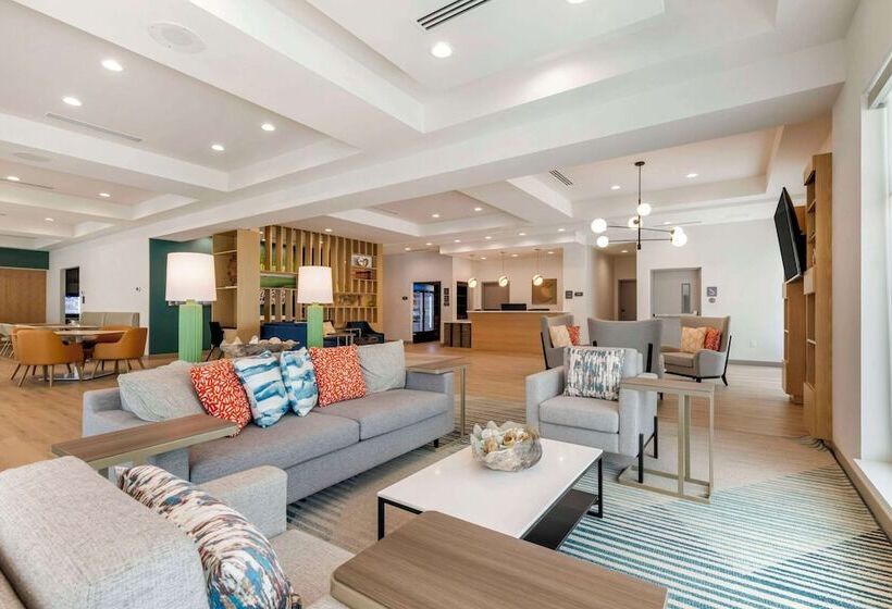 Отель Comfort Suites St Augustine Historic District Area