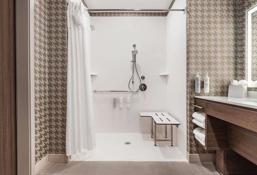 هتل Home2 Suites By Hilton Cedar Rapids Westdale