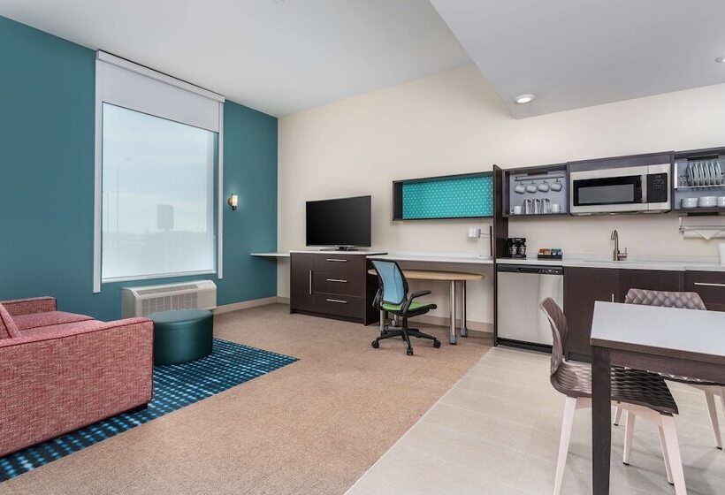 هتل Home2 Suites By Hilton Cedar Rapids Westdale