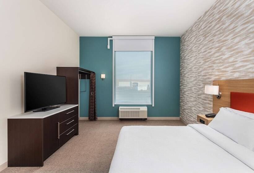 هتل Home2 Suites By Hilton Cedar Rapids Westdale