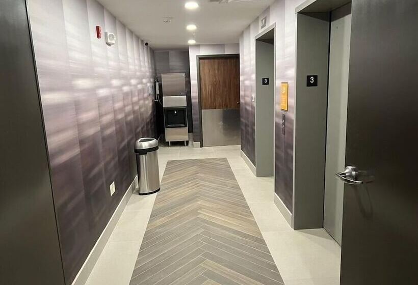 호텔 La Quinta Inn & Suites By Wyndham Manchester   Arnold Afb
