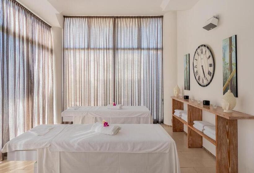هتل The Pelican Beach Resort & Spa  Adults Only