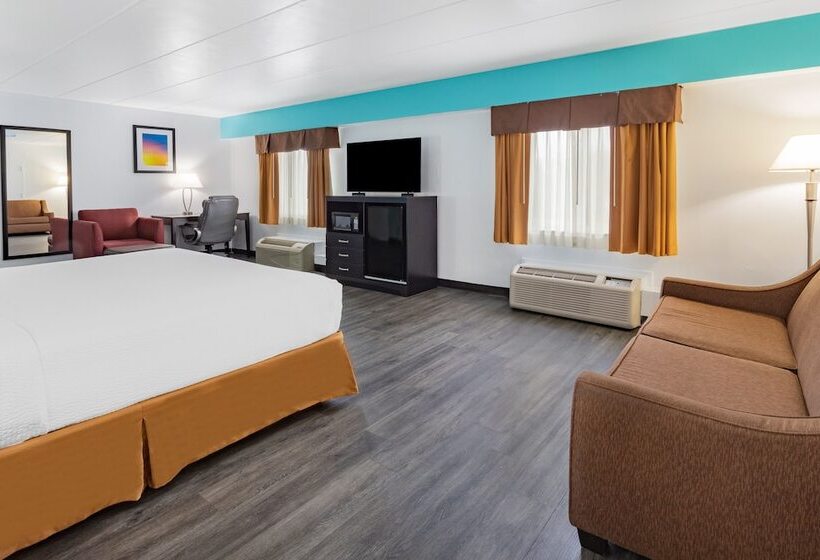 ホテル Travelodge By Wyndham Livonia Canton Novi Detroit Area