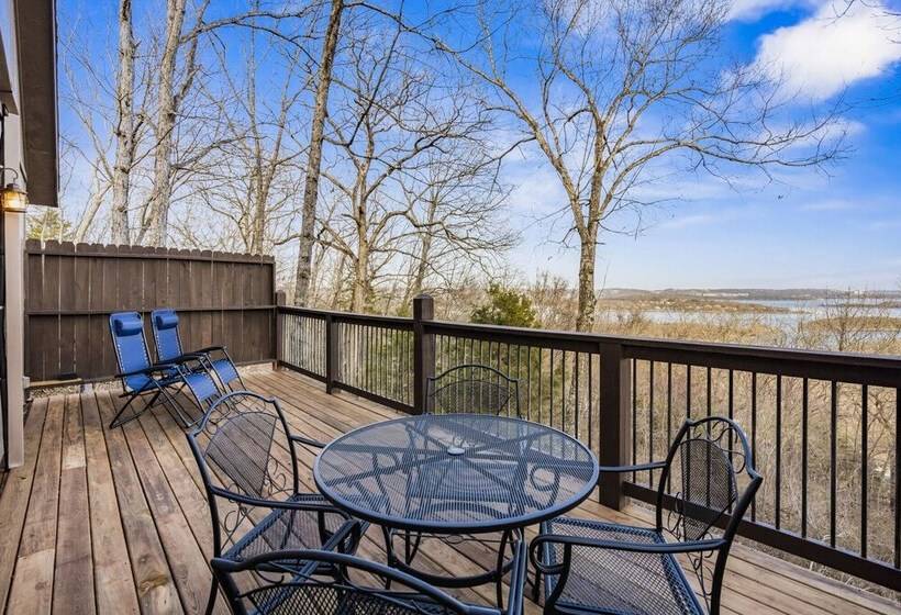 The Cottages On Lake Bluff  Nearby Table Rock Lake!