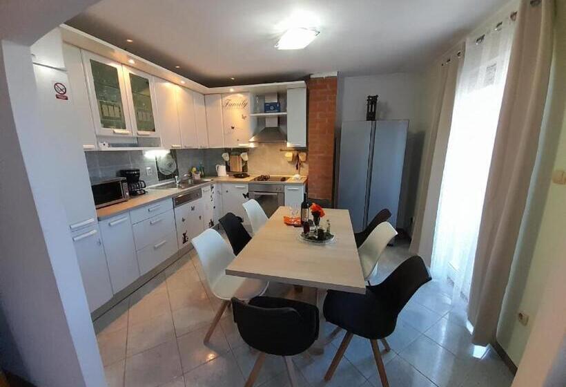 הוסטל Apartments Dalamar