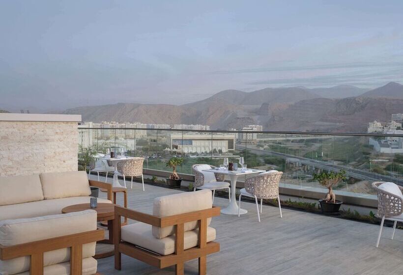 호텔 Doubletree By Hilton Muscat Qurum