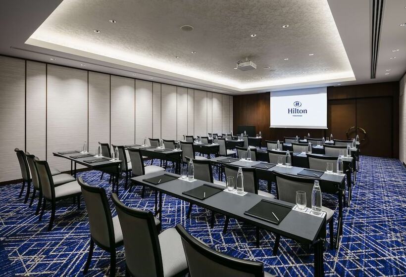 בית מלון כפרי Hilton Yokohama