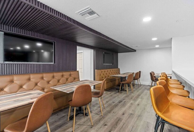 Отель Travelodge By Wyndham Kissimmee/orlando