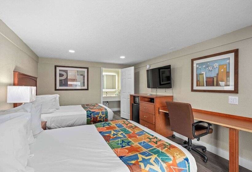 Отель Travelodge By Wyndham Kissimmee/orlando