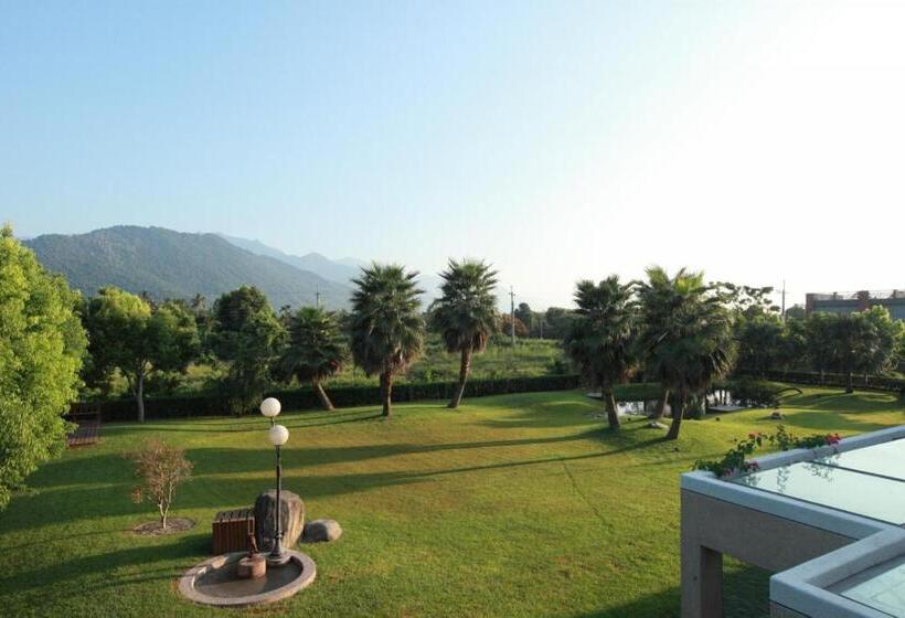 تختخواب و صبحانه Amy+ Bnb