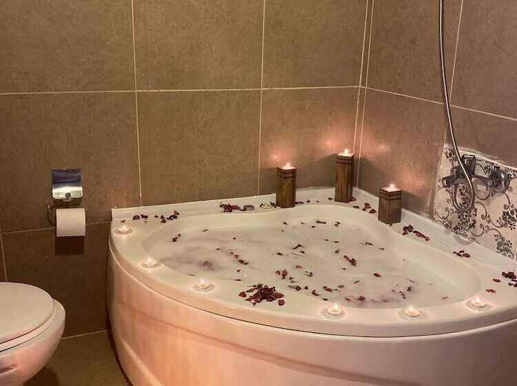هتل Aladino Cave Suites