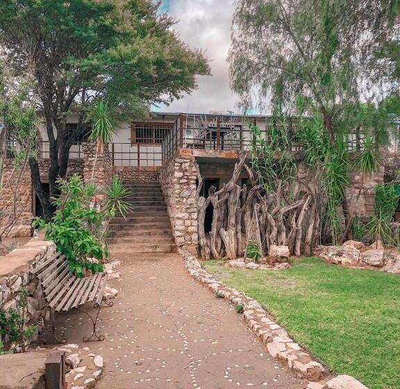 فندق Nkisi Guesthouse