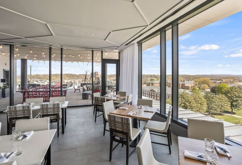 The Highlander Hotel Radford