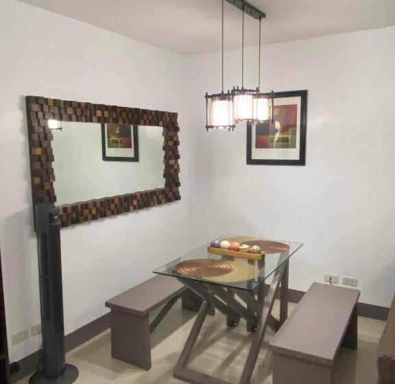 פנסיון Cdo Uptown Condominium