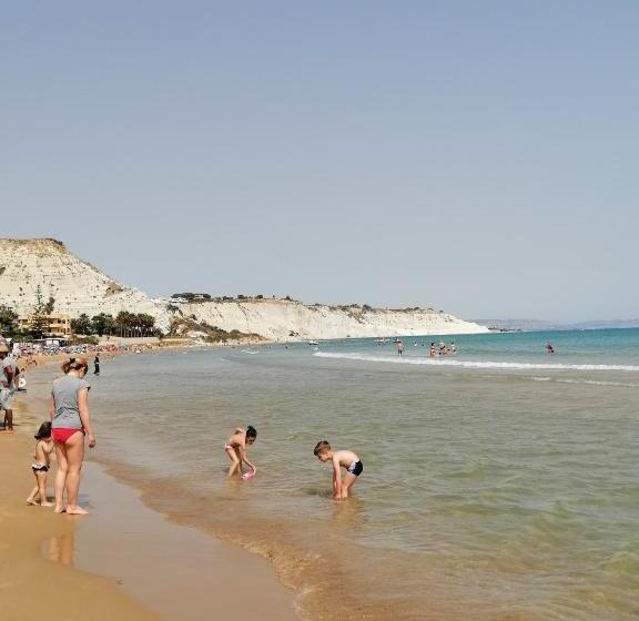 تختخواب و صبحانه Al Faro