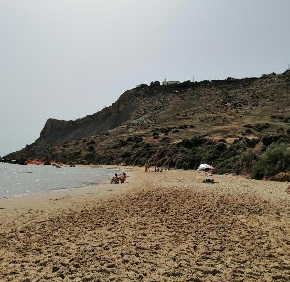 تختخواب و صبحانه Al Faro