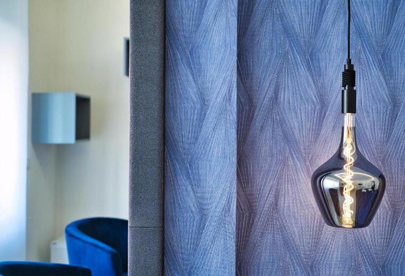 تختخواب و صبحانه Distinto Suite &s