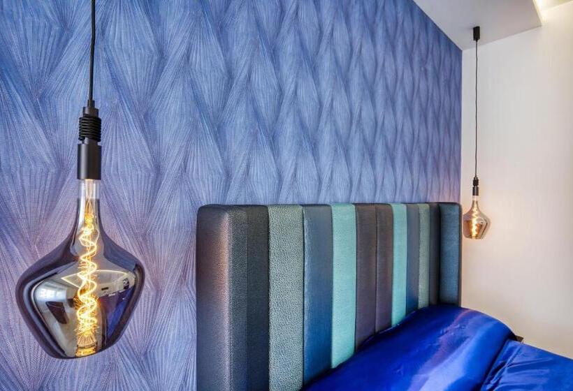 تختخواب و صبحانه Distinto Suite &s