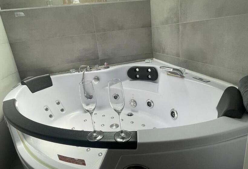 مبيت وإفطار Le Bourget   Suite Romantique