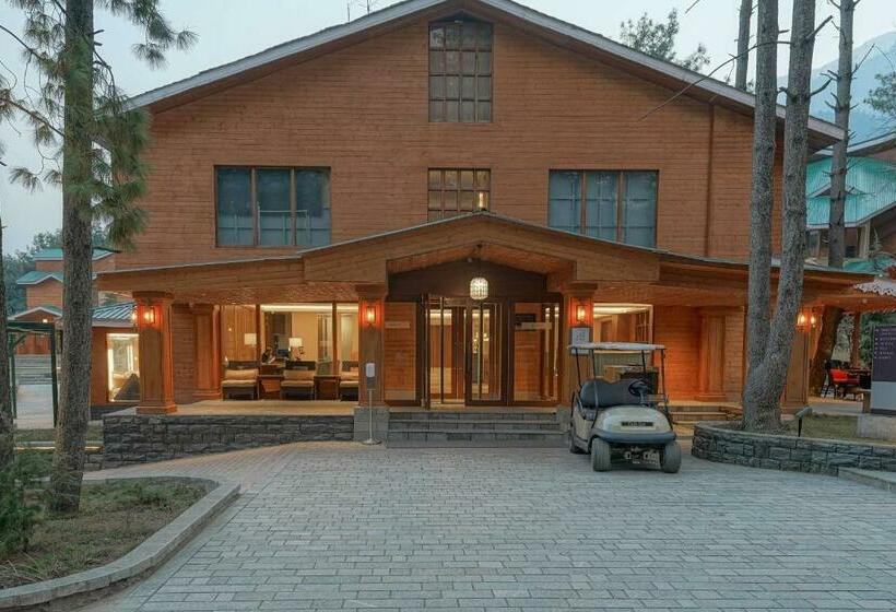 호텔 Radisson Golf Resort Pahalgam