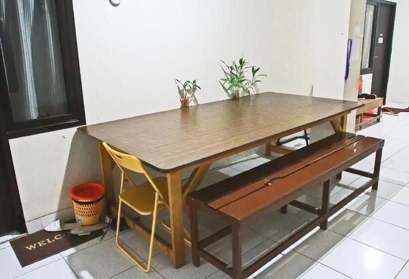 هتل Reddoorz Plus At Pelita Guest House Balikpapan