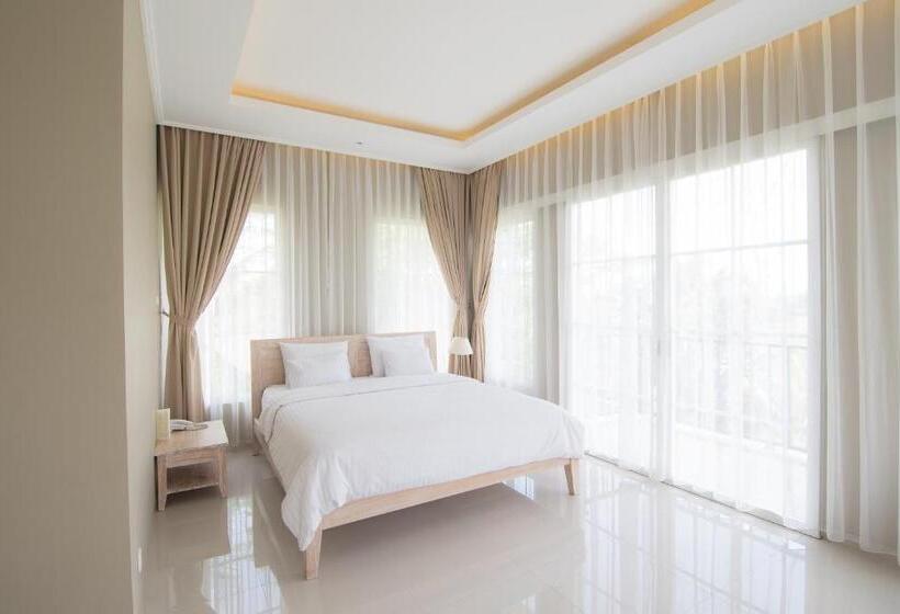 هتل Sevilla Resort Magelang