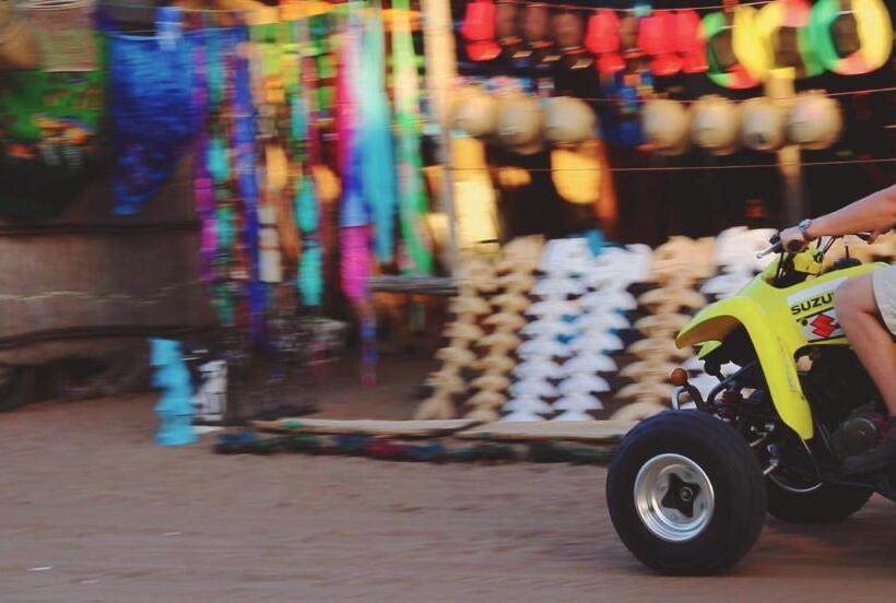 בית מלון כפרי Sky Island Resort