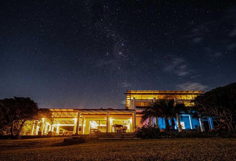 בית מלון כפרי Sky Island Resort