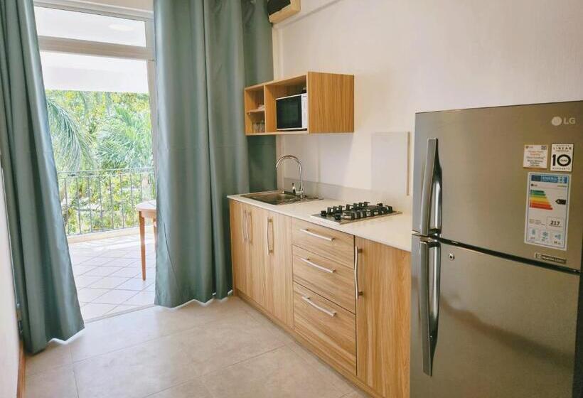 膳宿费 La Perla Holiday Apartments
