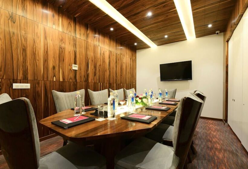 فندق Surestay By Best Western Model Town Amritsar