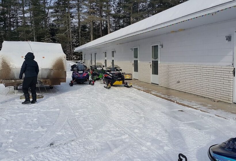 Pine Motel