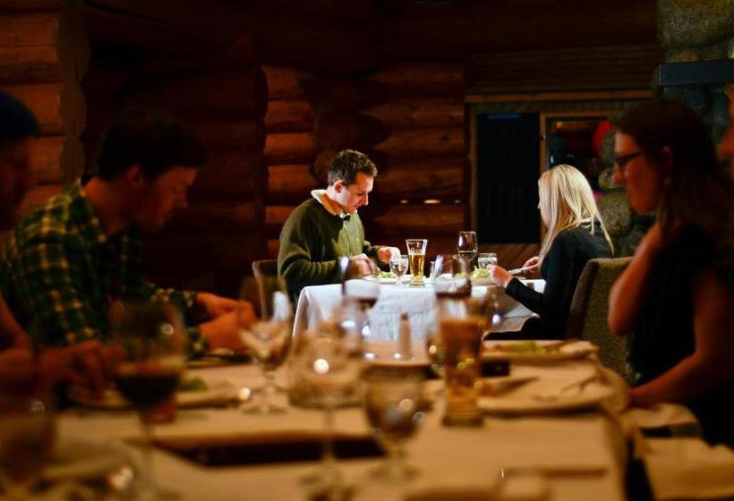 منتجع Tyax Lodge & Heliskiing