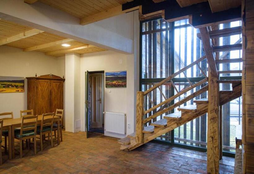 Общежитие Válaszút Fogadó