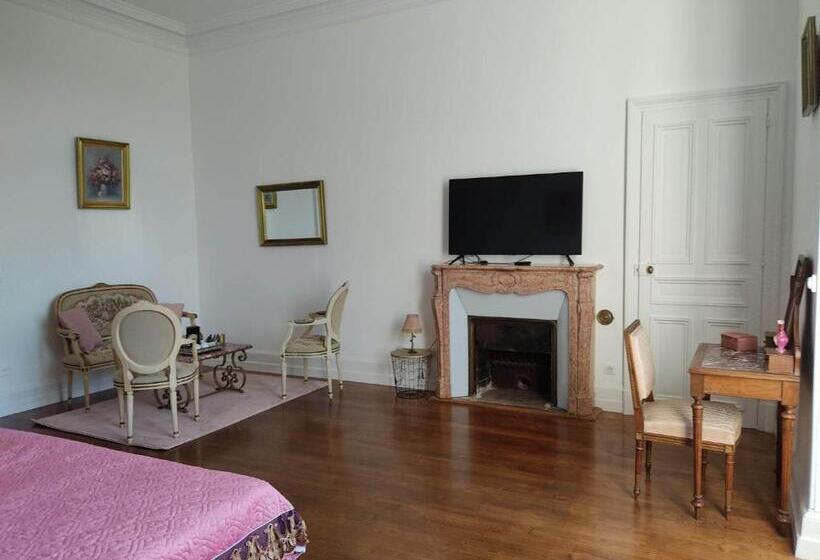 膳宿费 Chambres D Hôtes Au Château De Puycharnaud