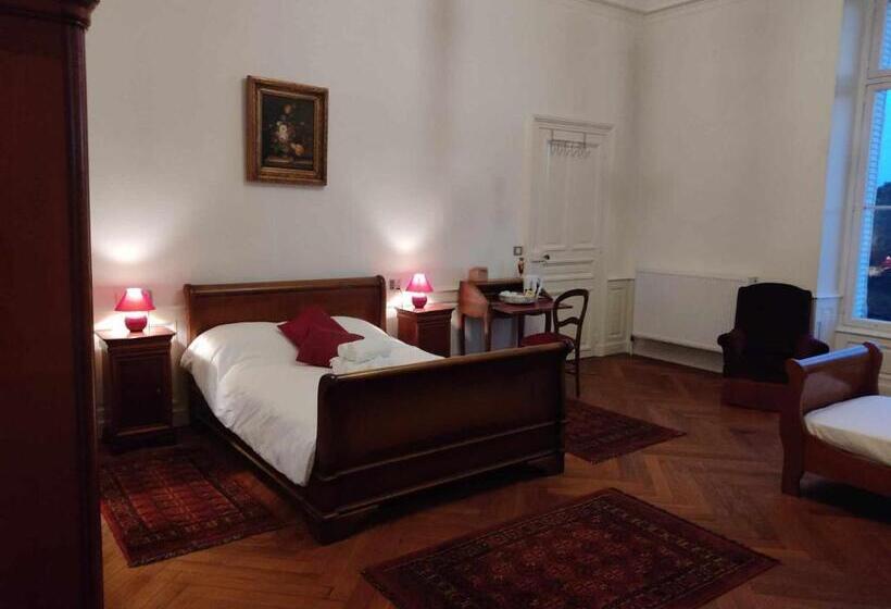 膳宿费 Chambres D Hôtes Au Château De Puycharnaud