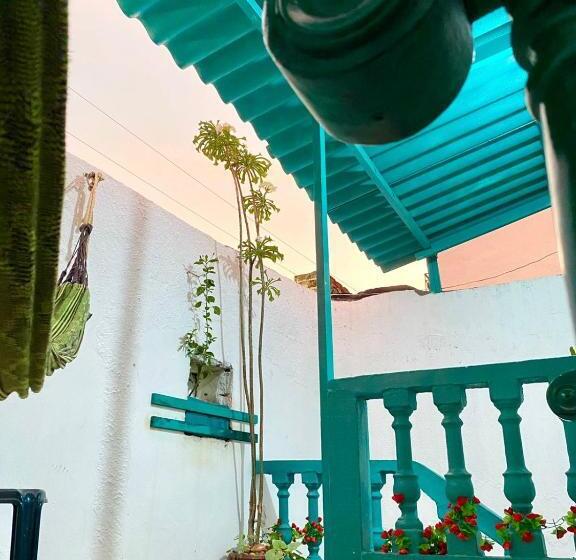 تختخواب و صبحانه Aurelia Compartida Hospedaje