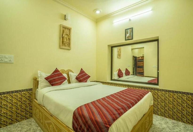 فندق Golden Rock Palace