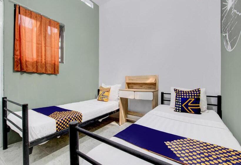 فندق Spot On 92490 Casa Homestay Syariah