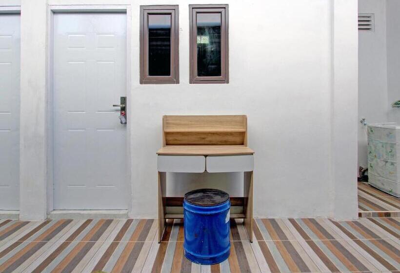 فندق Spot On 92490 Casa Homestay Syariah