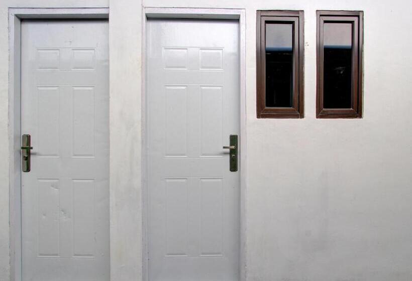 فندق Spot On 92490 Casa Homestay Syariah