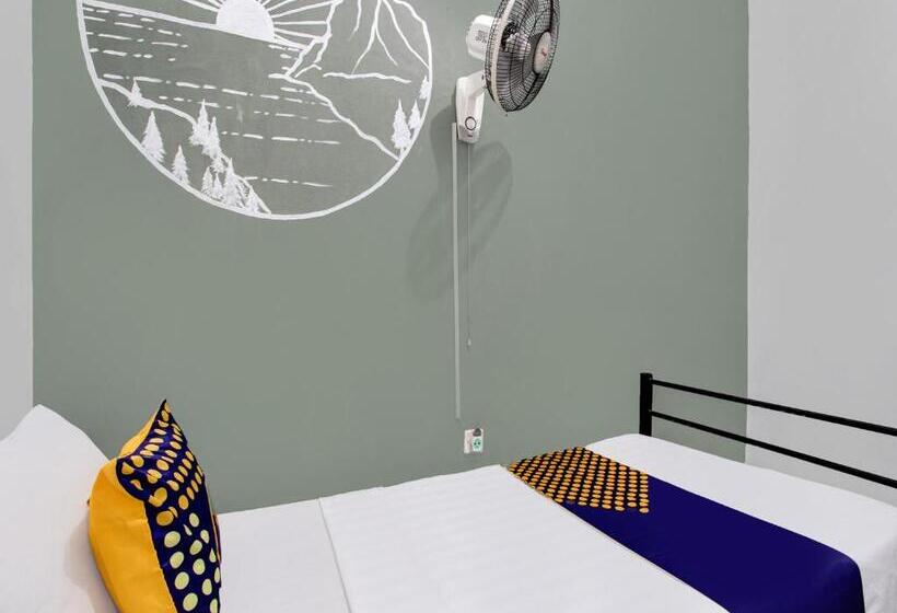 فندق Spot On 92490 Casa Homestay Syariah