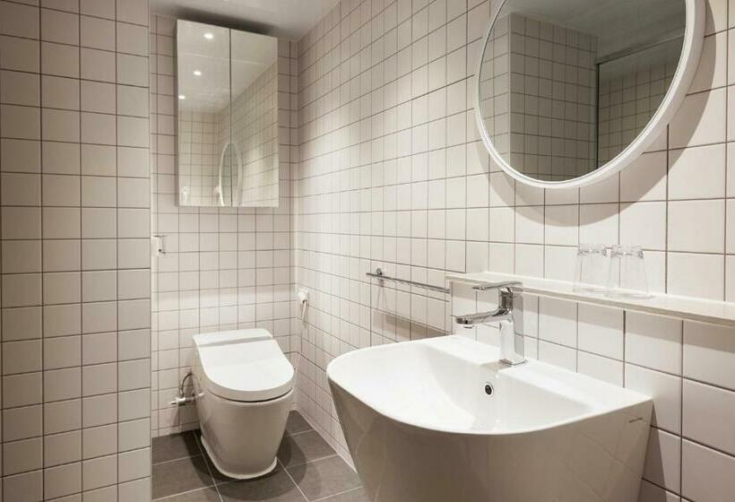 هتل The Connoisseur Residence