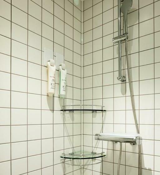 هتل The Connoisseur Residence