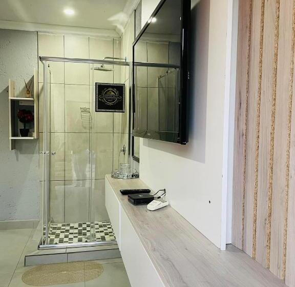 膳宿费 Executive Galaxy Guest House Nkowankowa Extension 2