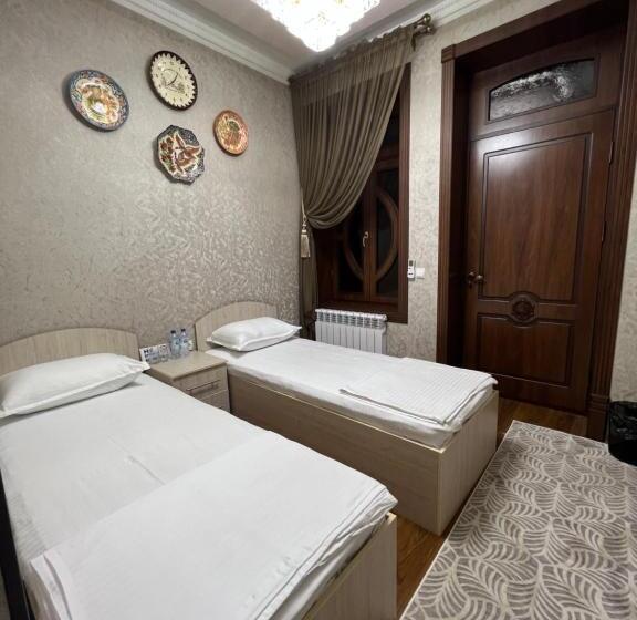 بنسيون Lazgo Castello