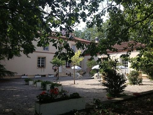 住宿加早餐  La Villa Les Pins